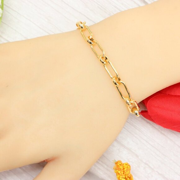 "Trendy Handmade Bracelet – A Thoughtful Gift for Girls & Women | UNVRC1545 - Picture 1 of 10